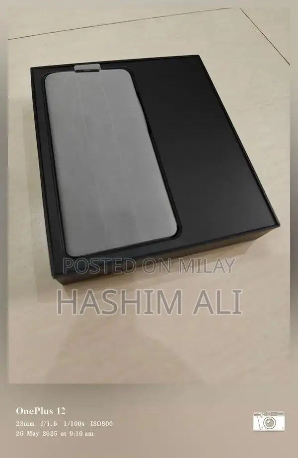 High-Performance Smartphone with 12GB RAM and 256GB Storage