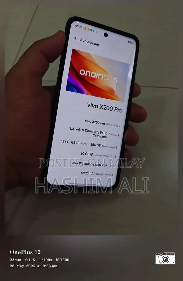 High-Performance Smartphone with 12GB RAM and 256GB Storage