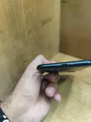 iPhone 7 Plus 128GB Factory Unlocked Smartphone