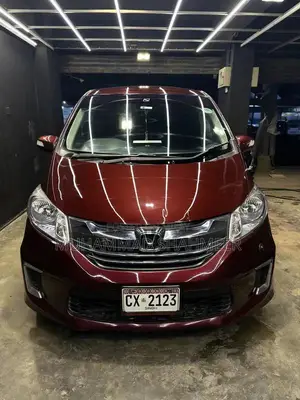 Honda Freed 2015 Hybrid Minivan - Full Option