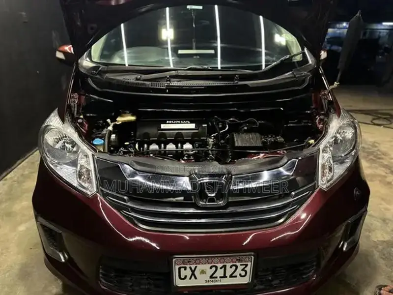 Honda Freed 2015 Hybrid Minivan - Full Option