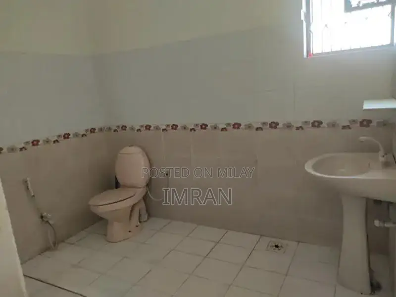 Spacious Upper Portion with Parking in Model Town