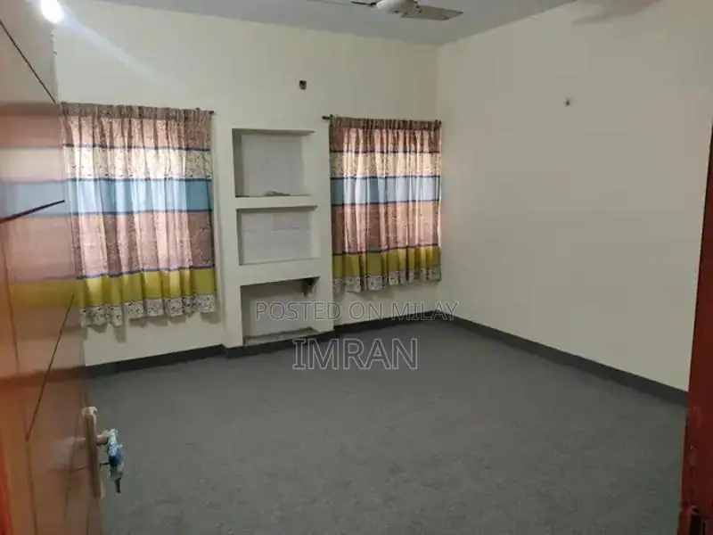 Spacious Upper Portion with Parking in Model Town