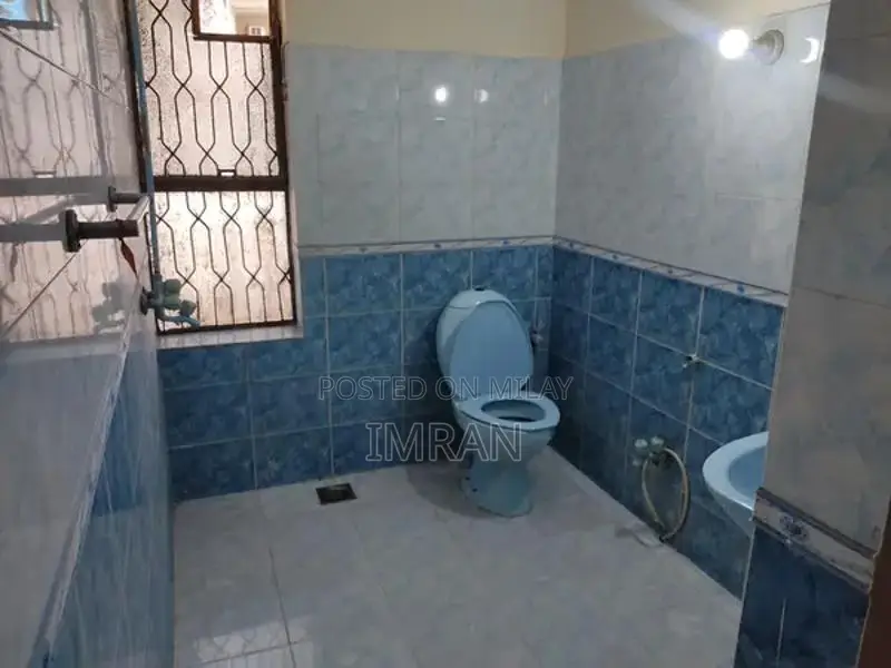 Spacious Upper Portion with Parking in Model Town