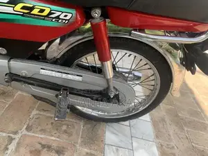 Honda 70cc Motorcycle - Single Cylinder Engine