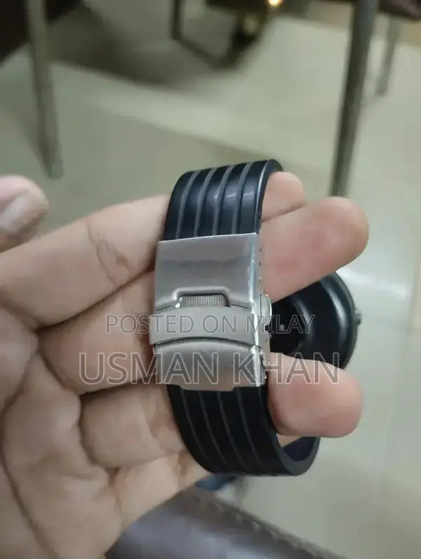 Heliosoler LS05 Sport Watch with Multiple Color Straps