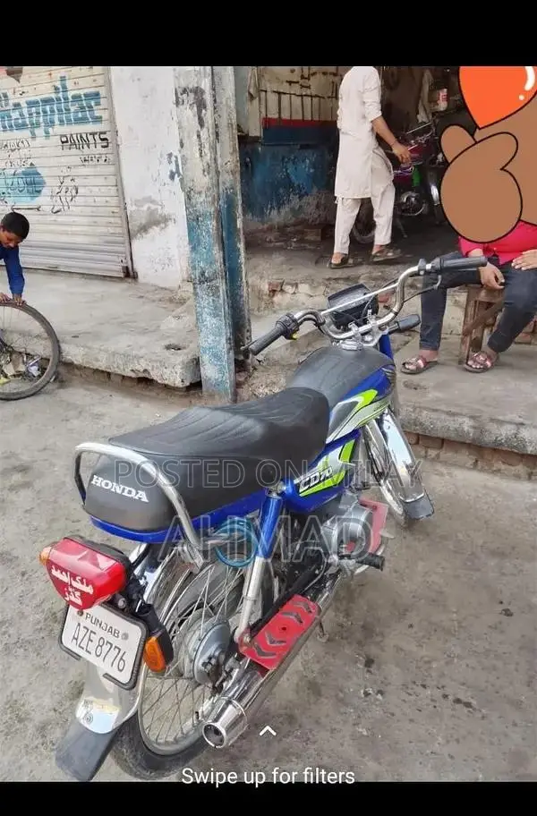 Honda 70 Motorcycle 2024/2025 Model Compact Commuter Bike