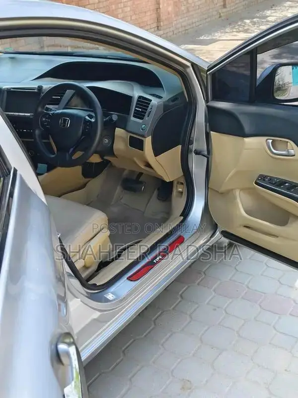 2013 Fender Vehicle with High Mileage and Touch Up