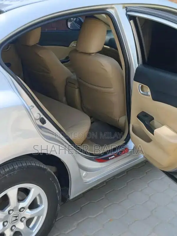 2013 Fender Vehicle with High Mileage and Touch Up