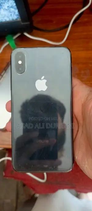 Photo - Apple iPhone XS 64 GB Black