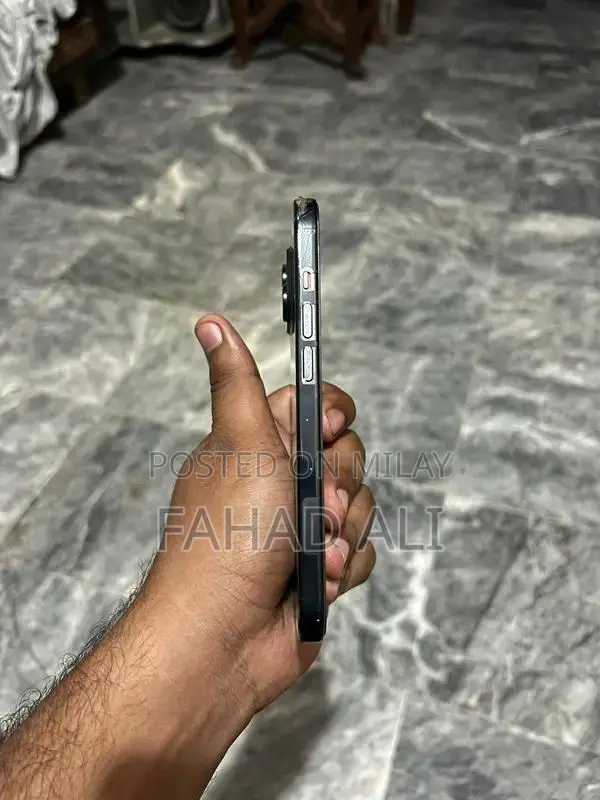 Apple iPhone 15 128GB Smartphone with High Battery Health