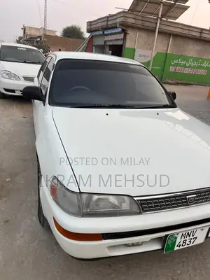 Toyota Corolla Sedan 1999 White