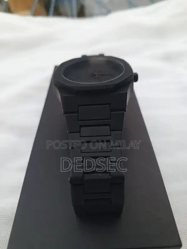 Arabic Aura Luxury Men's Wristwatch - Classic Design Timepiece