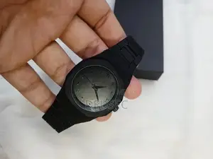 Arabic Aura Luxury Men's Wristwatch - Classic Design Timepiece