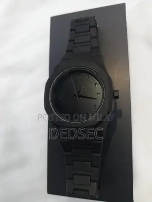 Arabic Aura Luxury Men's Wristwatch - Classic Design Timepiece