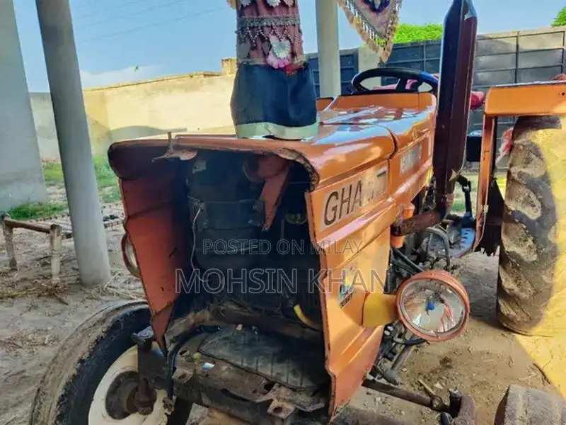 2007 New Holland Tractor - 65 HP Agricultural Machinery