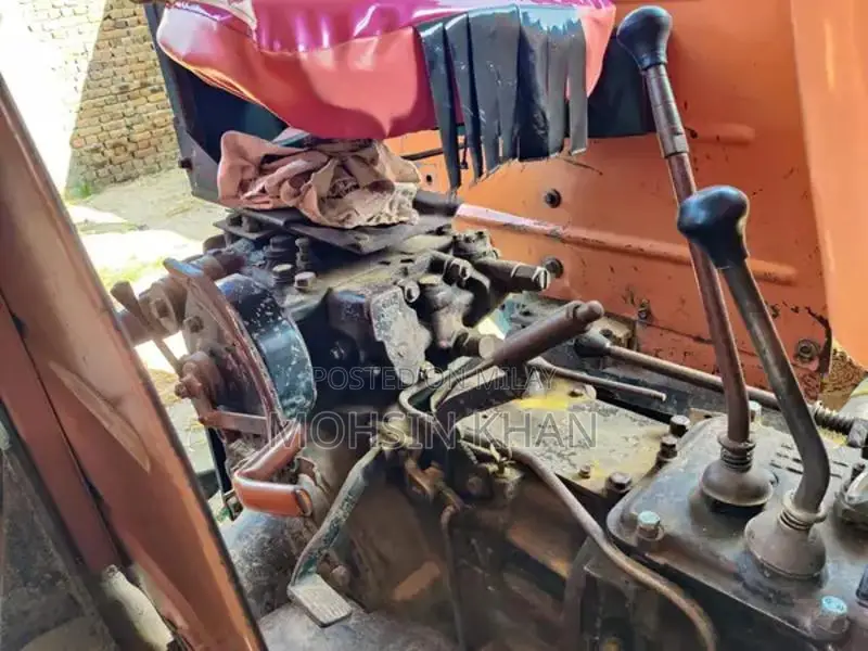 2007 New Holland Tractor - 65 HP Agricultural Machinery