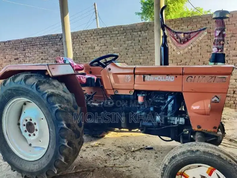 2007 New Holland Tractor - 65 HP Agricultural Machinery