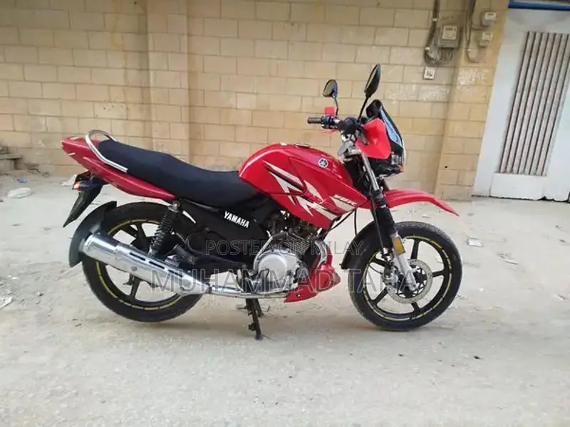 Yamaha YBR 125 Motorcycle - Single Hand Drive, Smooth Ride