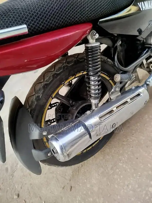 Yamaha YBR 125 Motorcycle - Single Hand Drive, Smooth Ride