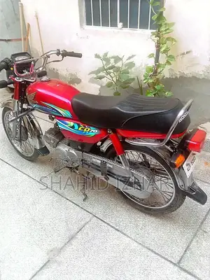 Photo - Honda CD 70 Classic Motorcycle - Well-Maintained Condition