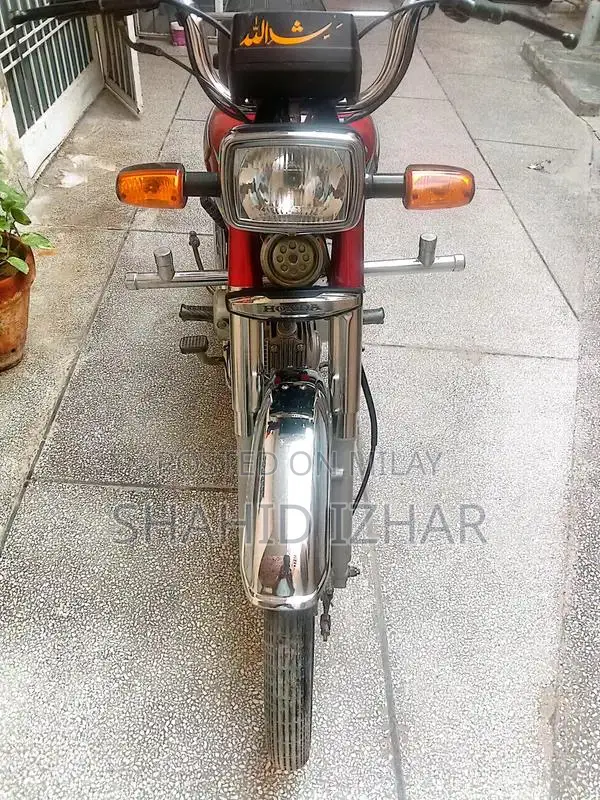 Honda CD 70 Classic Motorcycle - Well-Maintained Condition