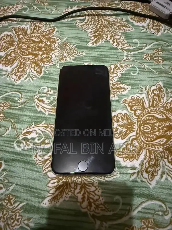 Apple iPhone SE 3rd Generation Smartphone