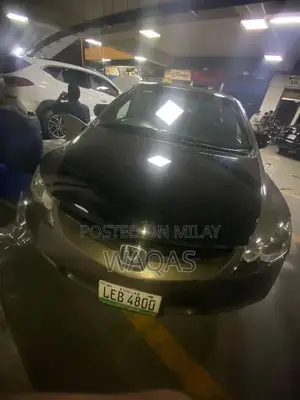 Photo - 2008 Honda Civic Modified Sedan with Advanced Features