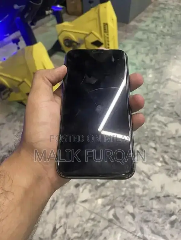 Apple iPhone 11 64GB Pristine Condition Unlocked