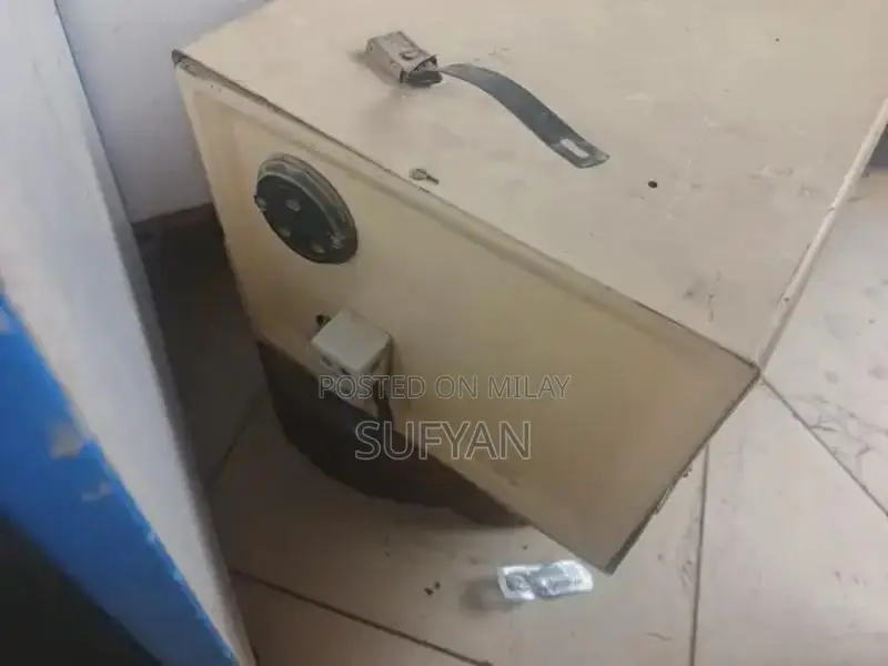 Advanced Humidifier with Multiple Features for Home and Office