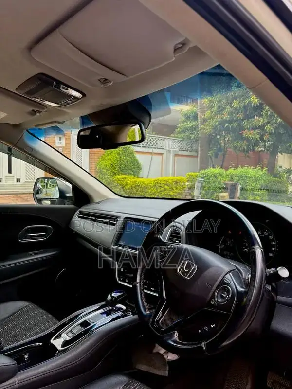 Honda Vezel 2016 - Low Mileage, First Owner, Premium Features