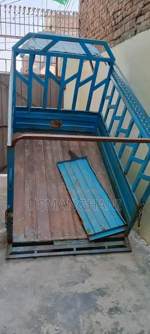 Heavy Duty Loader with Multiple Bay Configuration