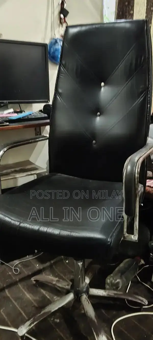 Comfortable Metal Office Chair with Good Foam Condition