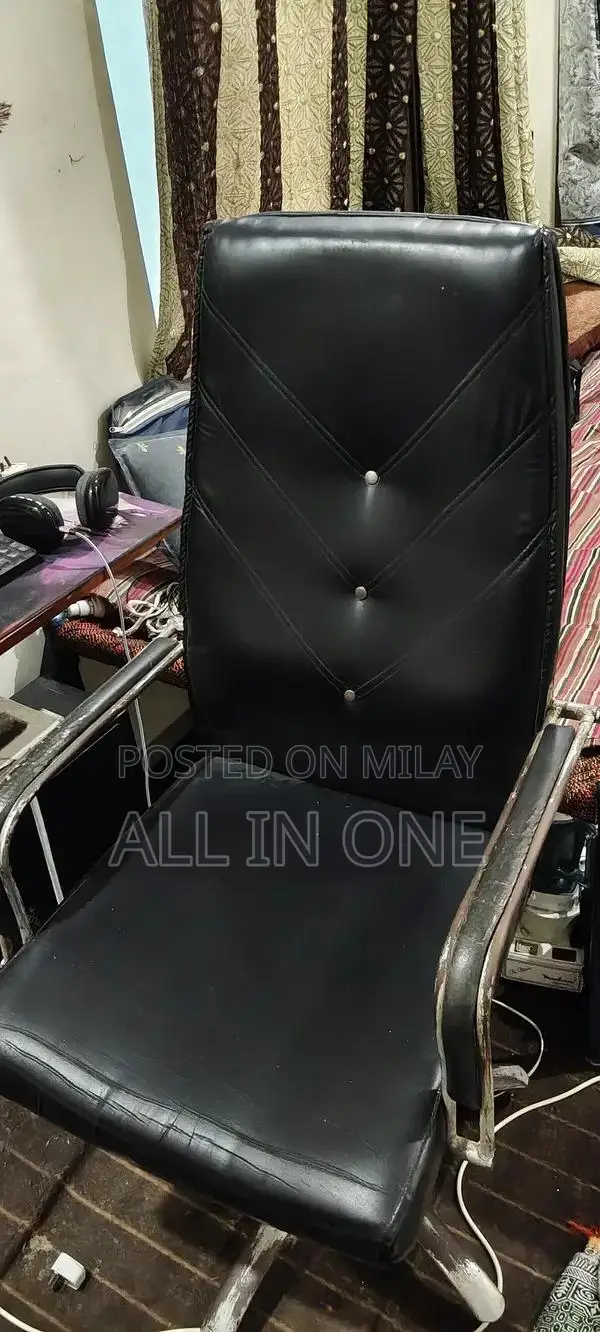 Comfortable Metal Office Chair with Good Foam Condition