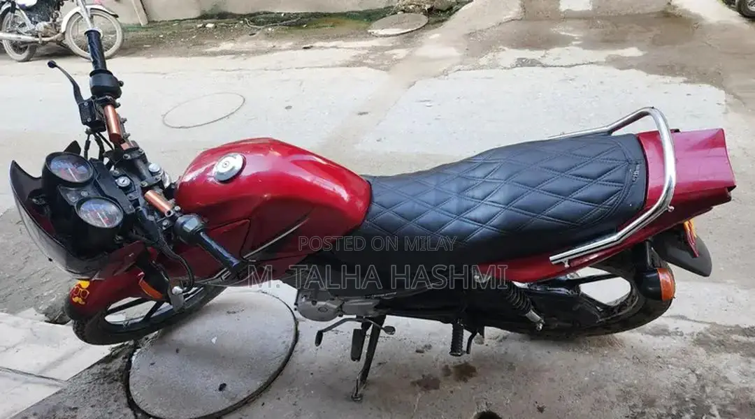 Yamaha YBR 125 Motorcycle - Well-Maintained Single Owner Bike