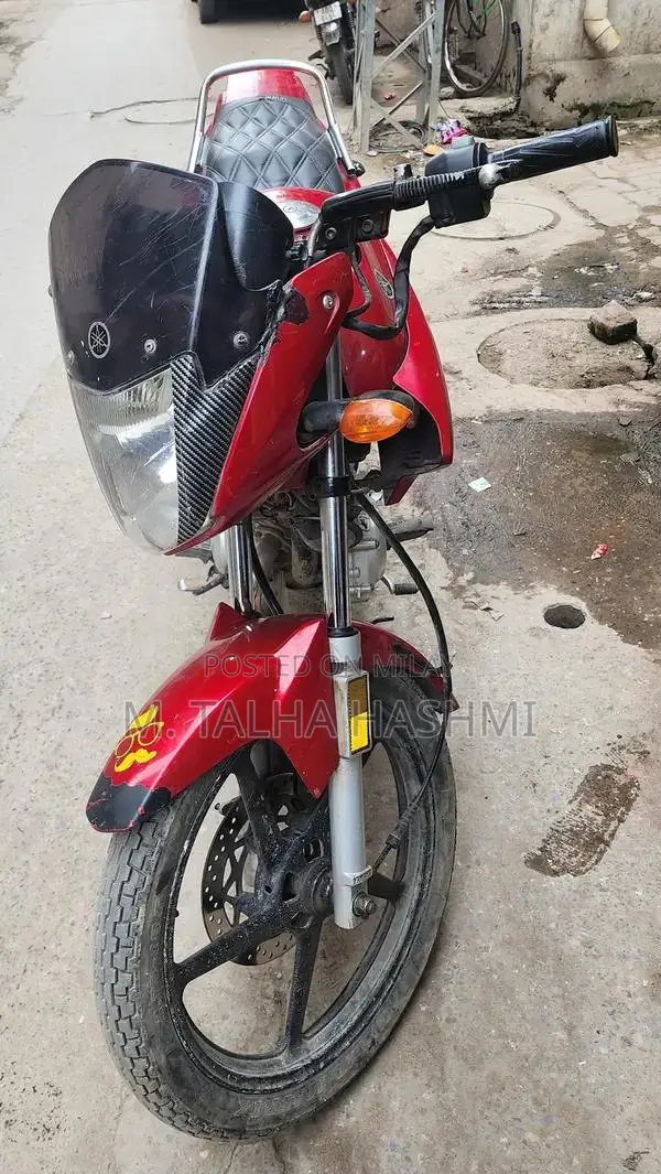 Yamaha YBR 125 Motorcycle - Well-Maintained Single Owner Bike