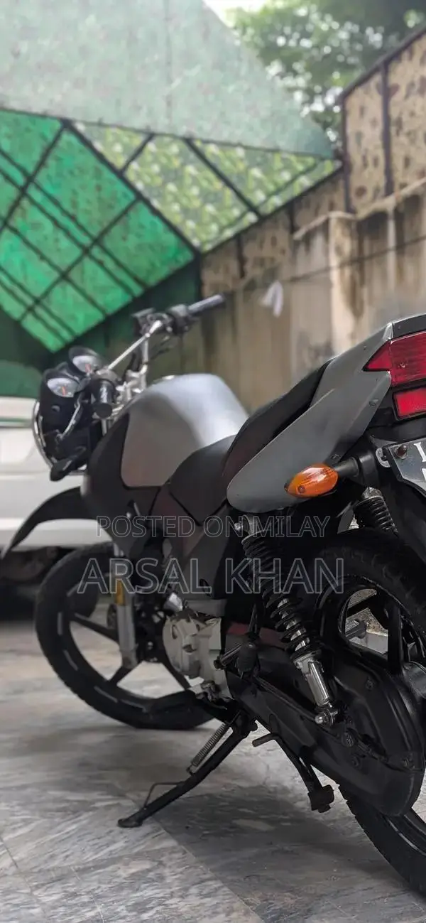 Yamaha YBR 125 G Motorcycle - Excellent Condition, Low Mileage, Ready 