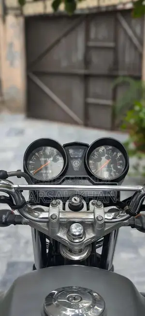 Yamaha YBR 125 G Motorcycle - Excellent Condition, Low Mileage, Ready 