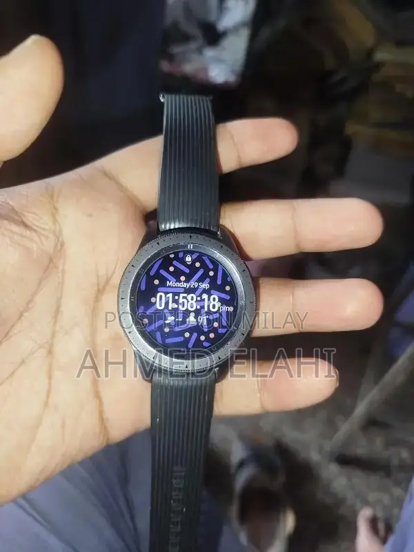 Samsung Galaxy Smart Watch - Excellent Condition Wearable Tech