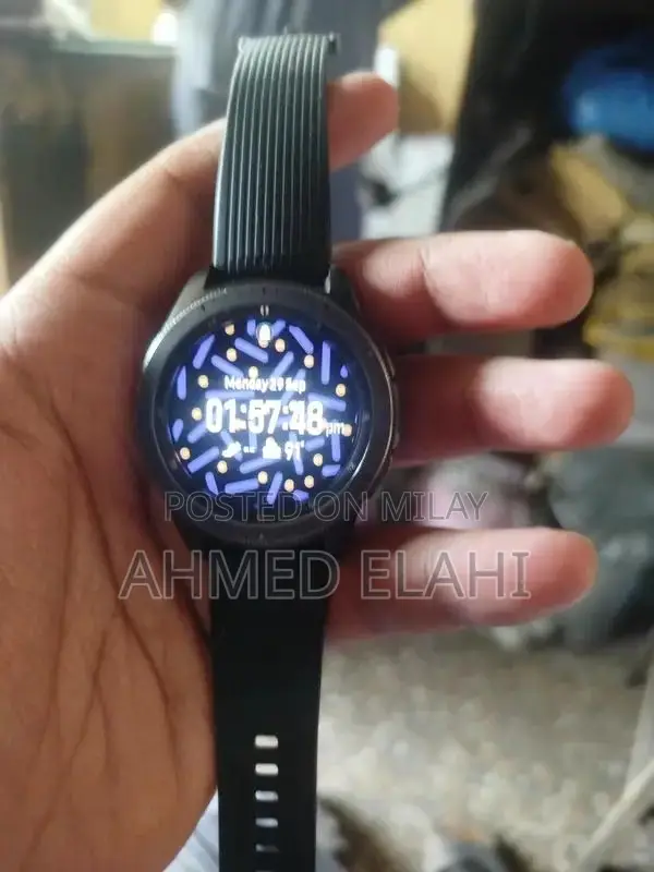 Samsung Galaxy Smart Watch - Excellent Condition Wearable Tech