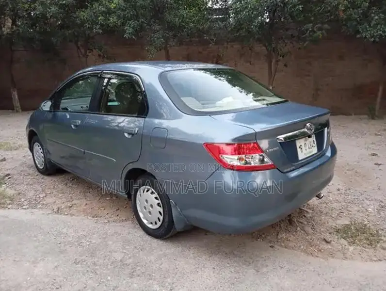 Honda City Sedan - Reliable Compact Car with Manual Transmission