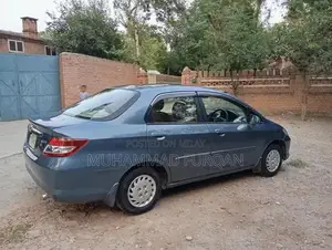 Honda City Sedan - Reliable Compact Car with Manual Transmission