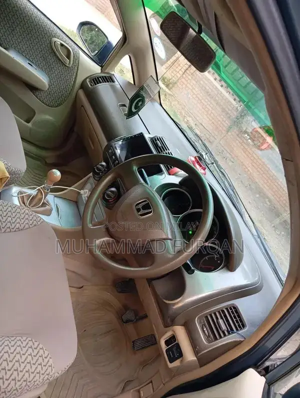 Honda City Sedan - Reliable Compact Car with Manual Transmission