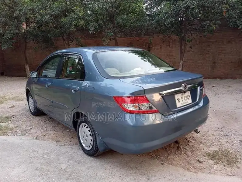 Honda City Sedan - Reliable Compact Car with Manual Transmission