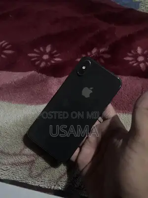 Apple iPhone XS 64GB Dual SIM Smartphone with Truetone