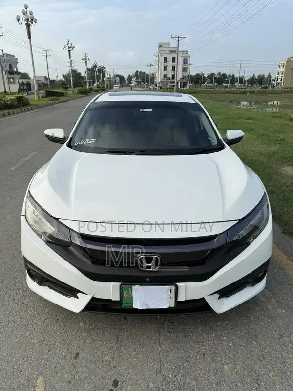 Honda Civic VTi Oriel Prosmatec Sedan - Premium Compact Car