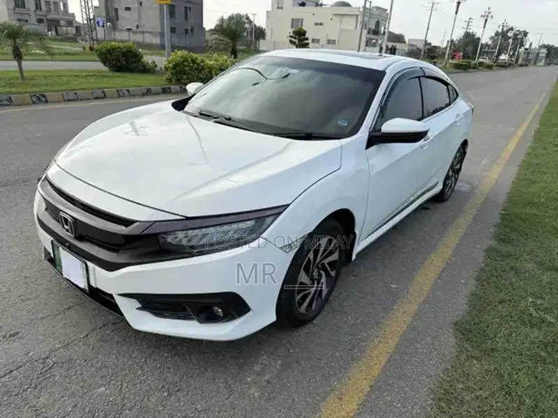 Honda Civic VTi Oriel Prosmatec Sedan - Premium Compact Car
