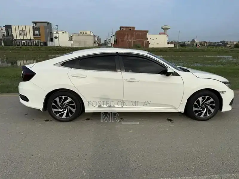 Honda Civic VTi Oriel Prosmatec Sedan - Premium Compact Car