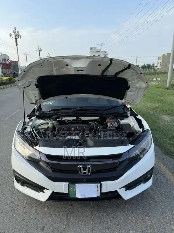 Honda Civic VTi Oriel Prosmatec Sedan - Premium Compact Car