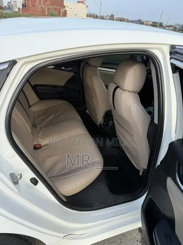 Honda Civic VTi Oriel Prosmatec Sedan - Premium Compact Car